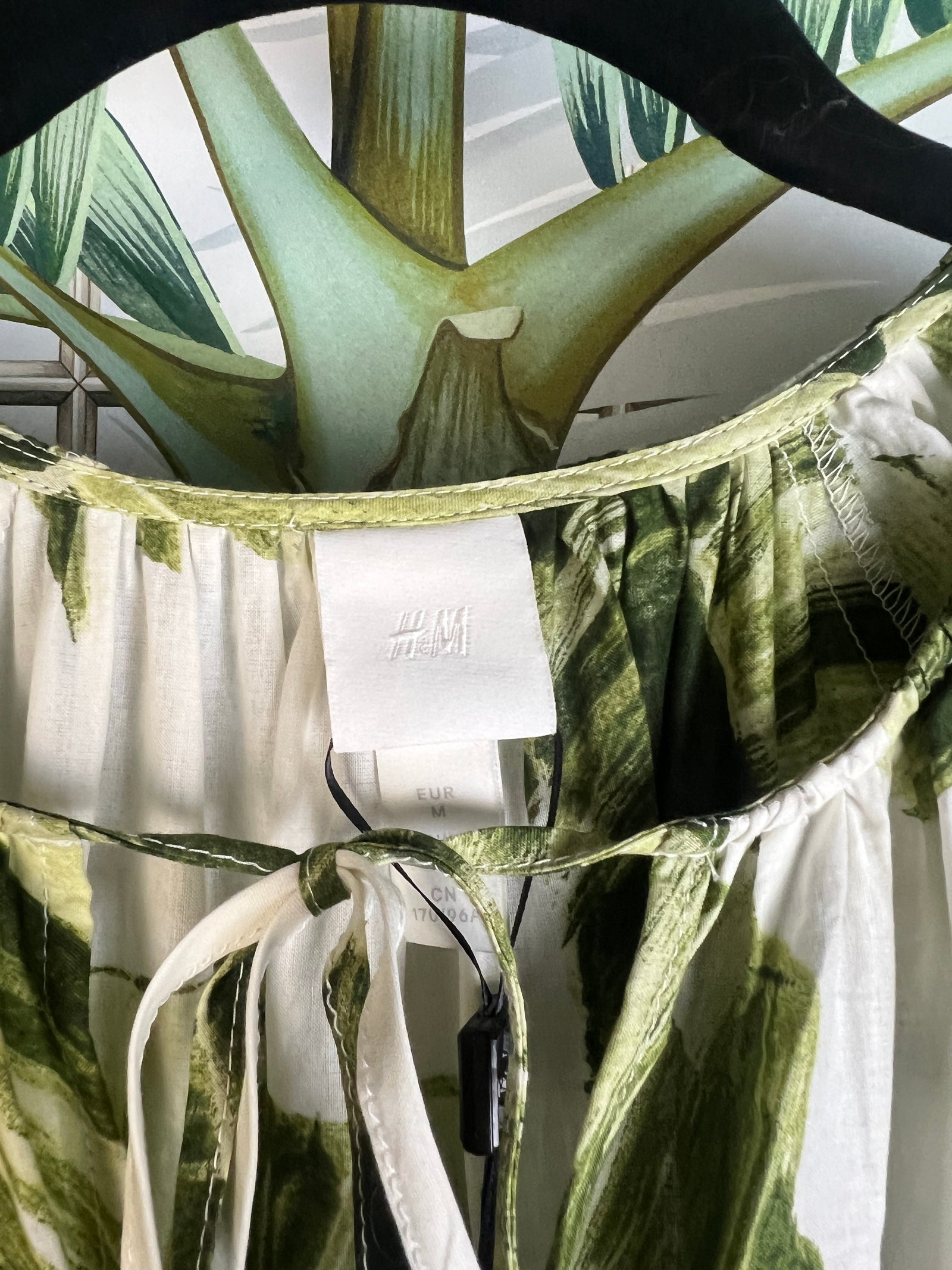 h&m green and white dress – A Piece Lux Style:S0426036 adjustable spaghetti shoulder straps filter_Collection:maternity-friendly Makeup Tutorial With Green
