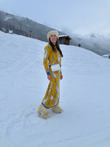 Yellow/blue set with rabbits