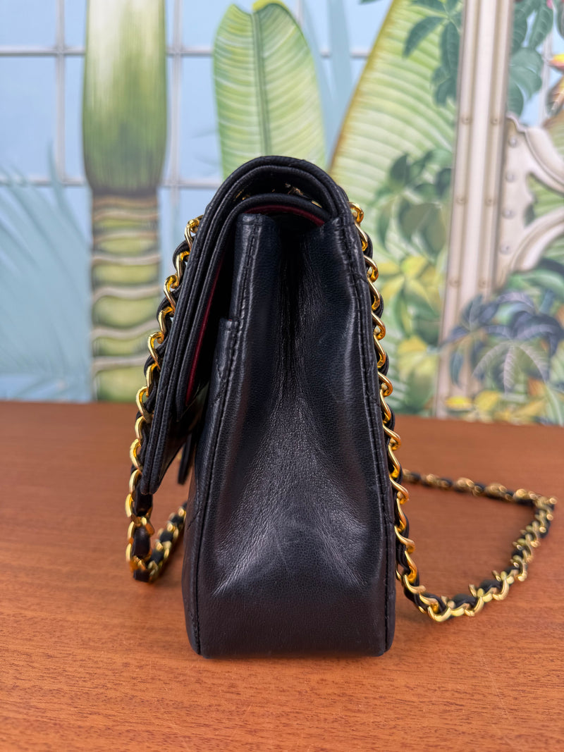 Chanel Double Flap Bag medium black/gold