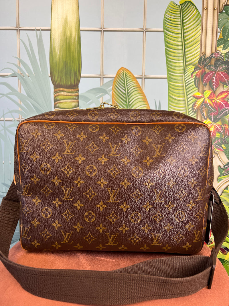 Louis Vuitton reporter bag