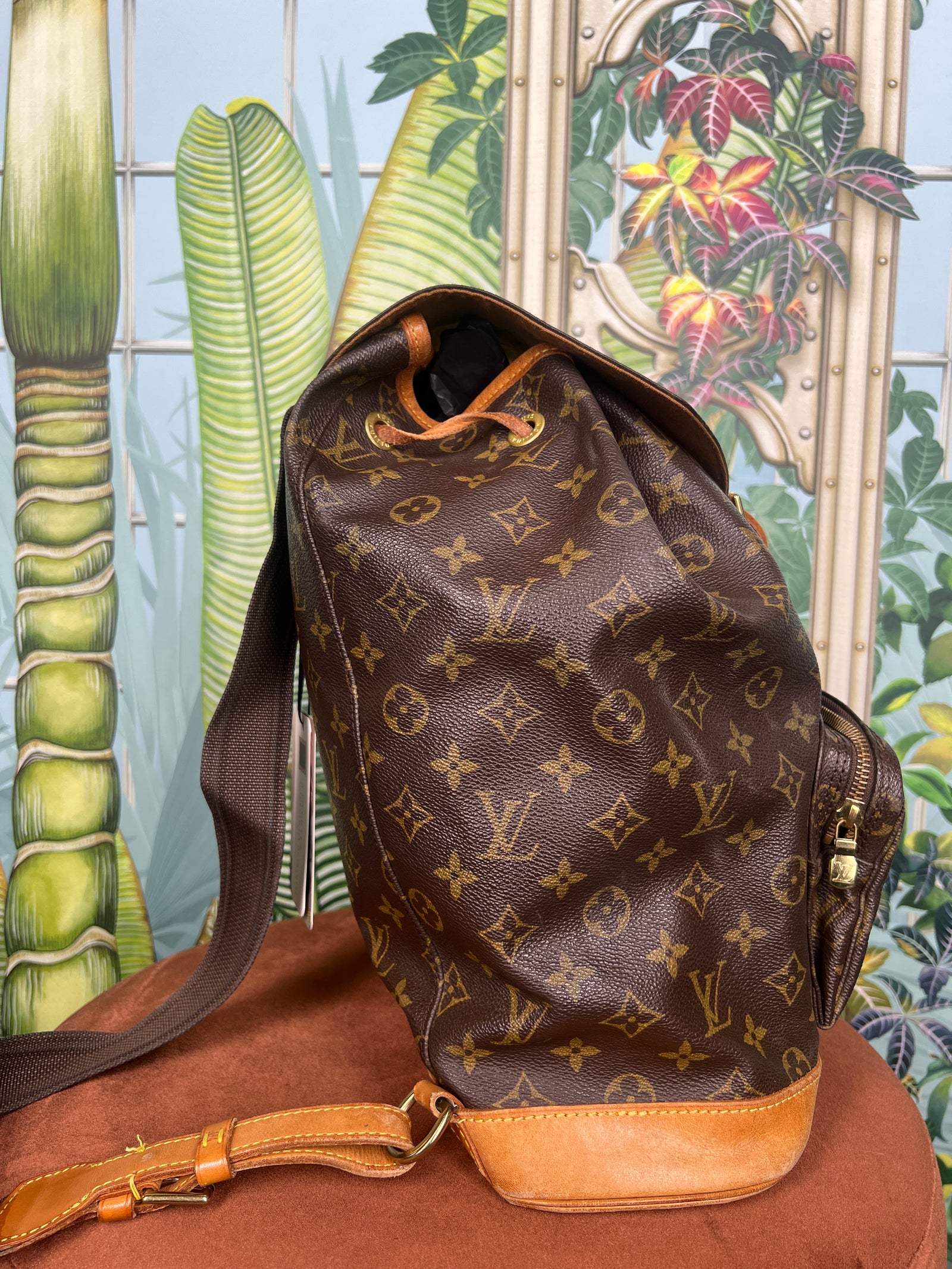 Louis Vuitton montsouris backpack GM Monogram canvas – A  display picture 1
