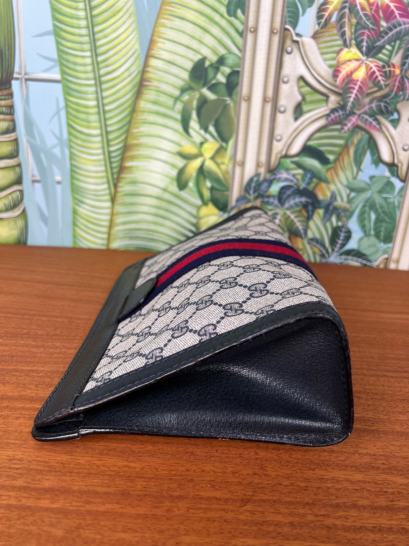 Gucci GG supreme sherry line clutch bag vintage – A Piece Lux