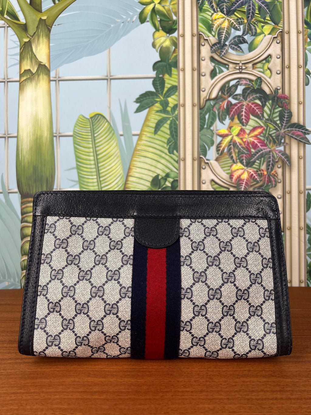 FA4AD057-941D-401D-A294-