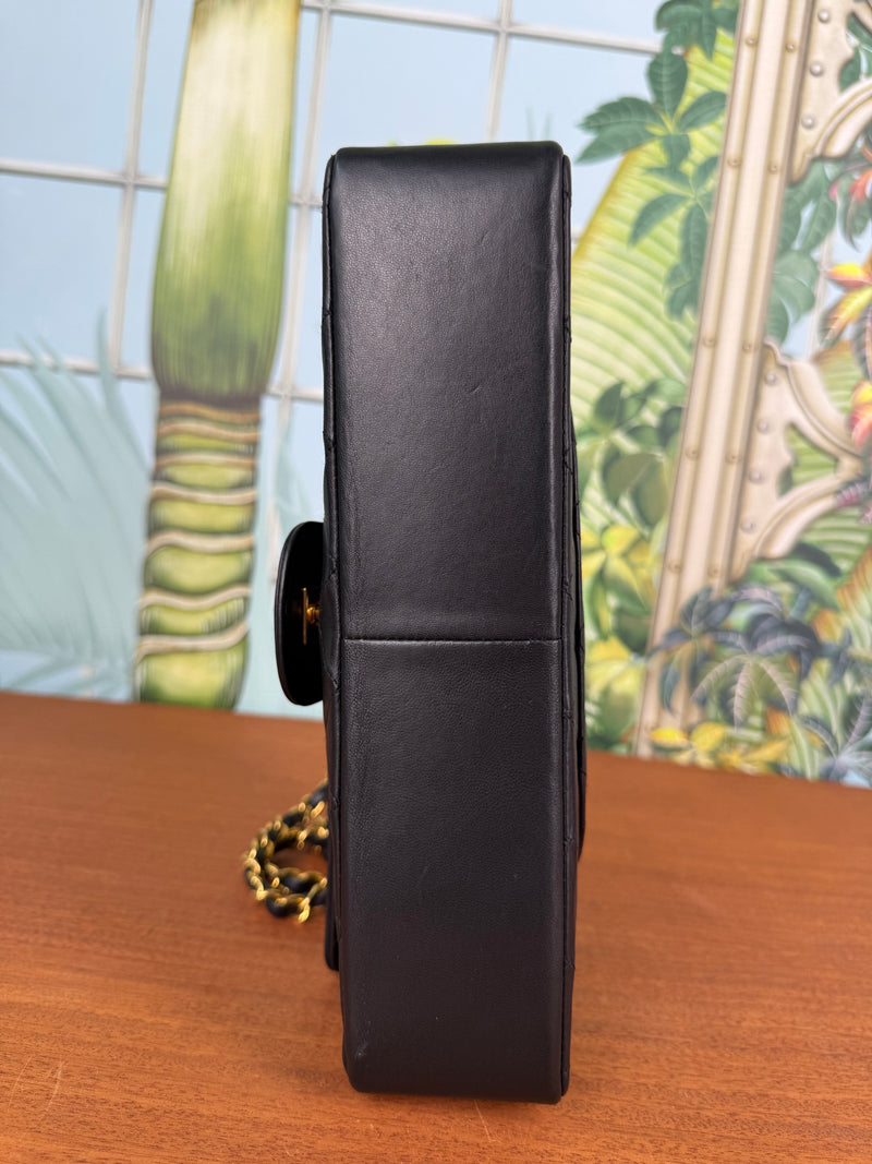 Chanel Double Flap Bag medium black/gold