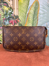 Louis Vuitton pochette monogram