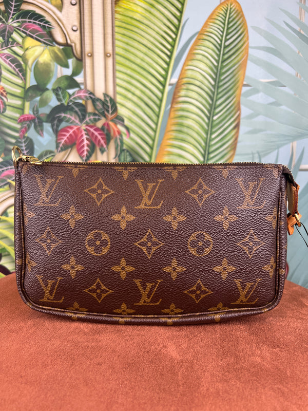 Louis Vuitton pochette monogram