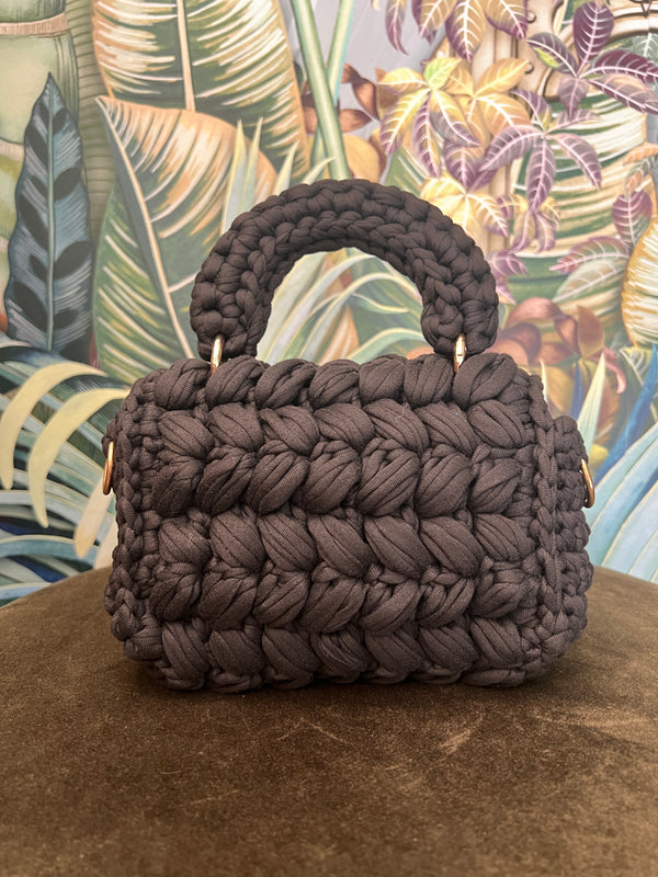 Knitting woven shoulder bag  black