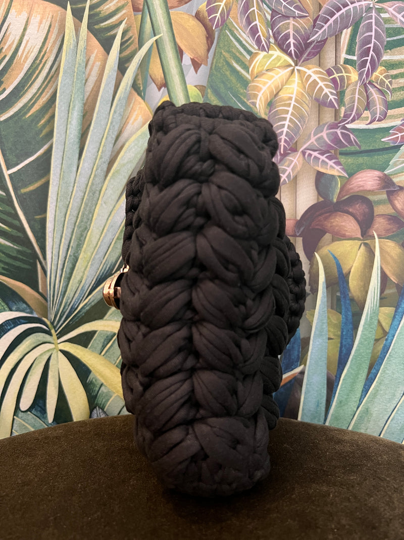 Knitting woven shoulder bag  black