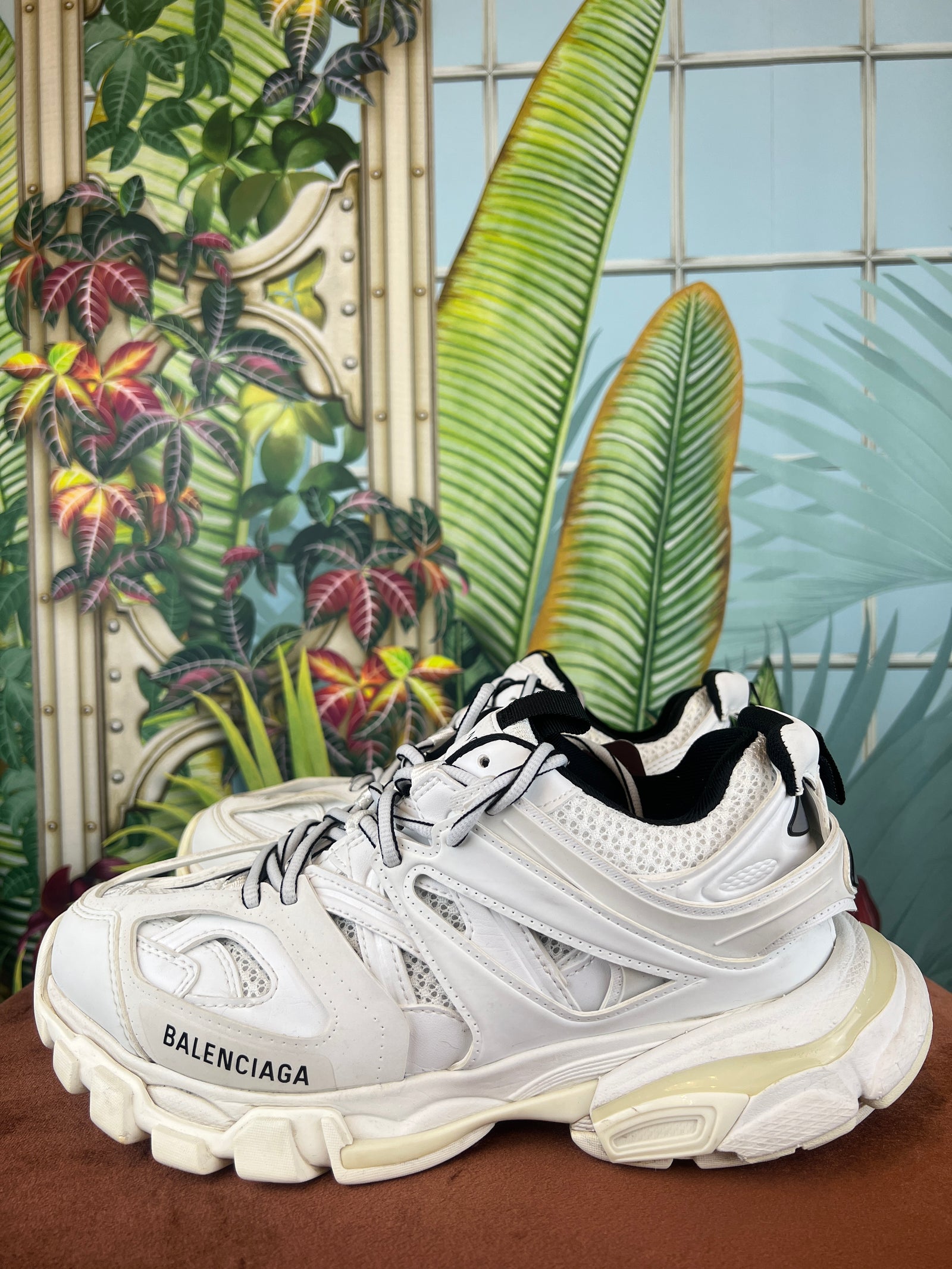 Balenciaga all white sneakers best sale