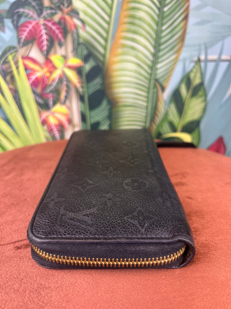 Louis Vuitton zippy wallet