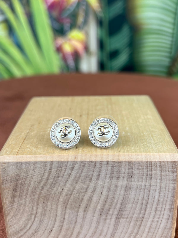 Chanel CC round earrings