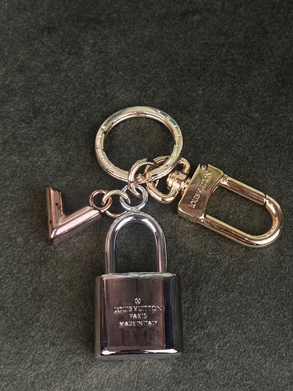 Louis Vuitton key ring Kaleido V padlock