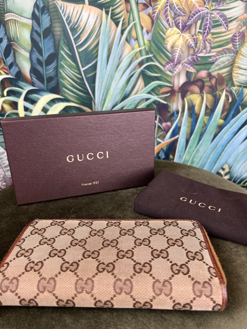 Gucci vintage wallet