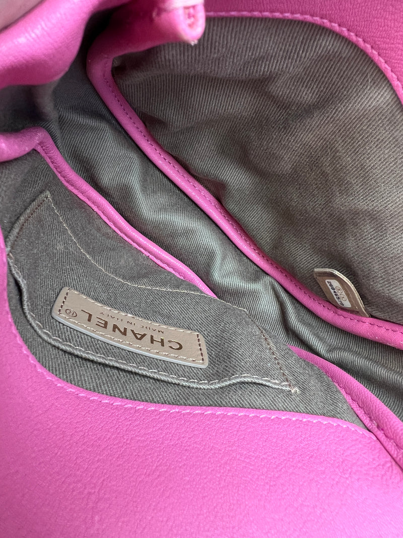 Chanel flap bag vintage pink