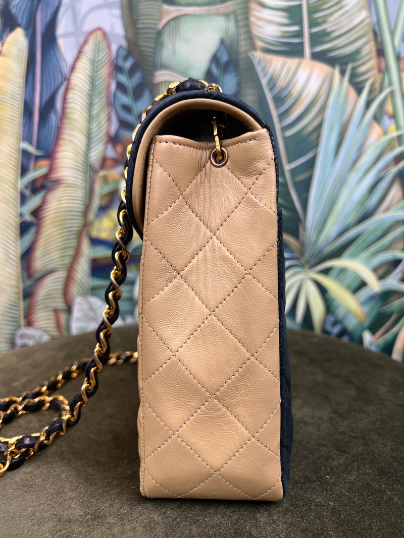 Chanel Vintage beige/black flap bag